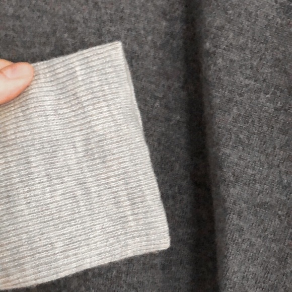 Tahari extrafine merino wool sweater - Picture 5 of 7